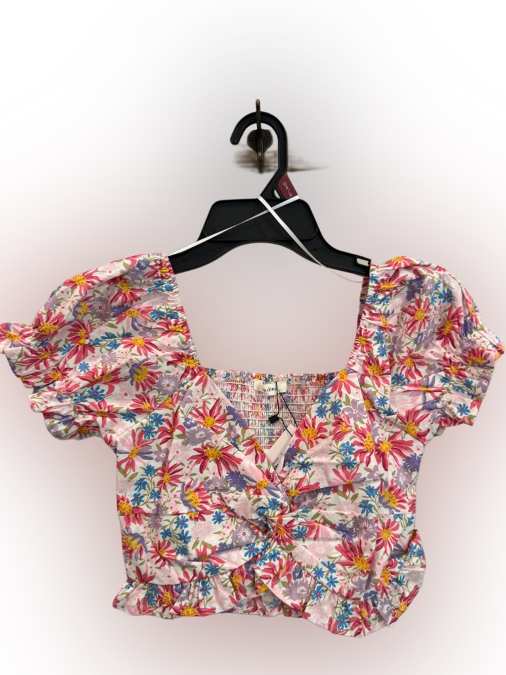 Idem Ditto Pink Floral Puff Sleeve Twisted Middle Crop Top